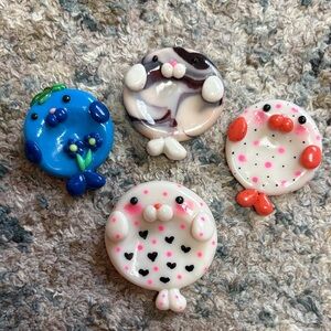 4 adorable seal Worry Stones